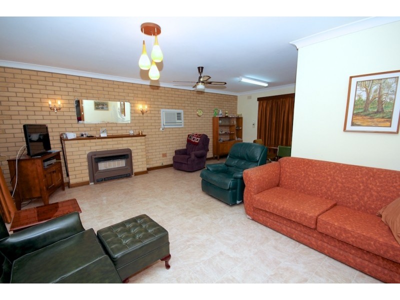 36 Tatiara Drive, Banksia Park SA 5091