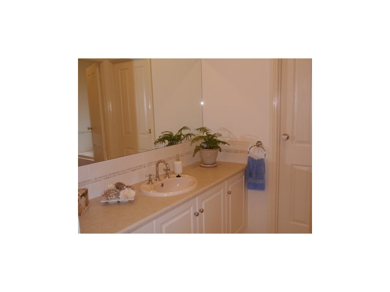 86 Shoalhaven Circuit, Mawson Lakes SA 5095