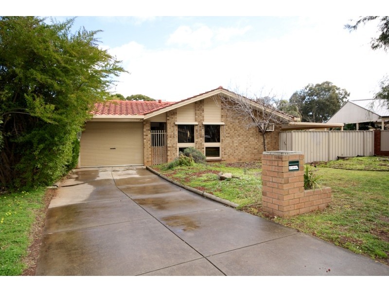 18 Rogers Crescent, Paralowie SA 5108