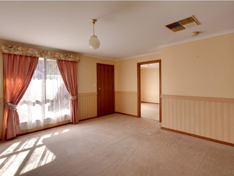 2 Deacon Court, Paralowie SA 5108