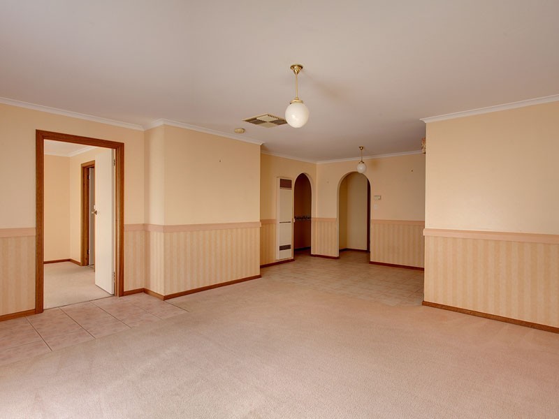 2 Deacon Court, Paralowie SA 5108