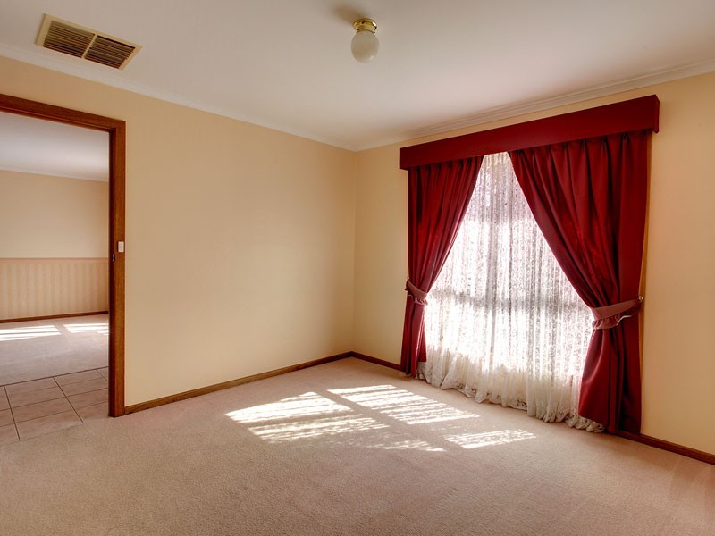 2 Deacon Court, Paralowie SA 5108
