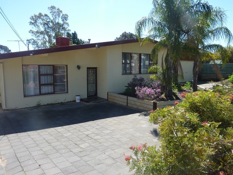 2 Wynyard Place, Redwood Park SA 5097