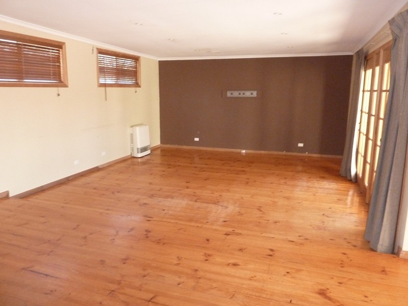 2 Wynyard Place, Redwood Park SA 5097