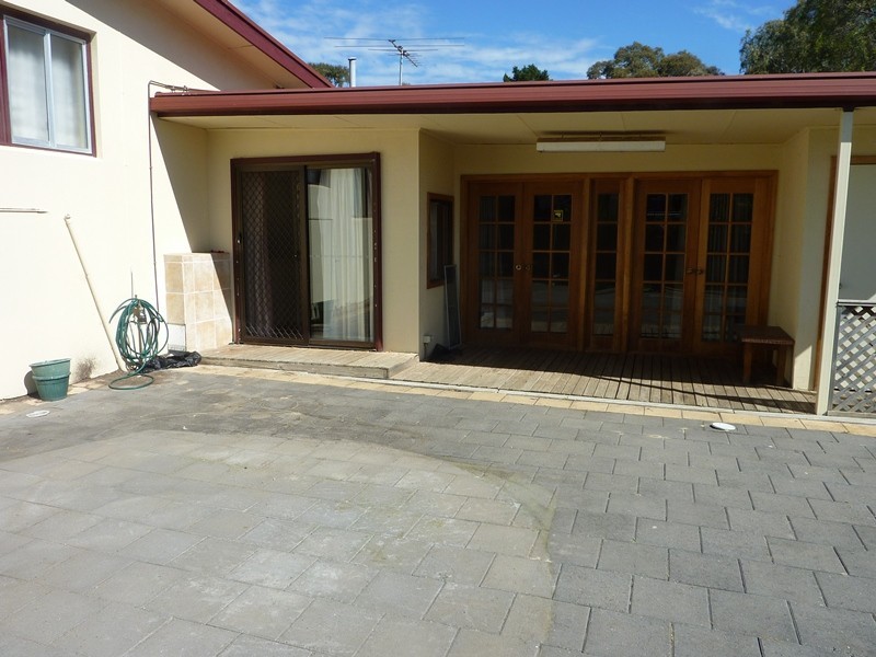 2 Wynyard Place, Redwood Park SA 5097