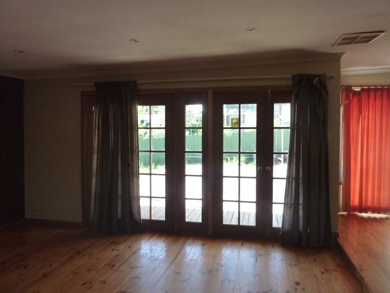 2 Wynyard Place, Redwood Park SA 5097