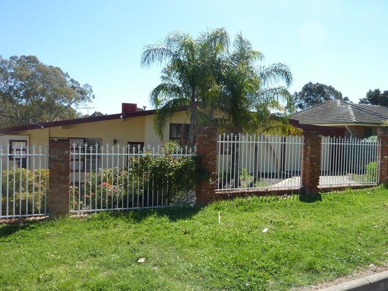 2 Wynyard Place, Redwood Park SA 5097