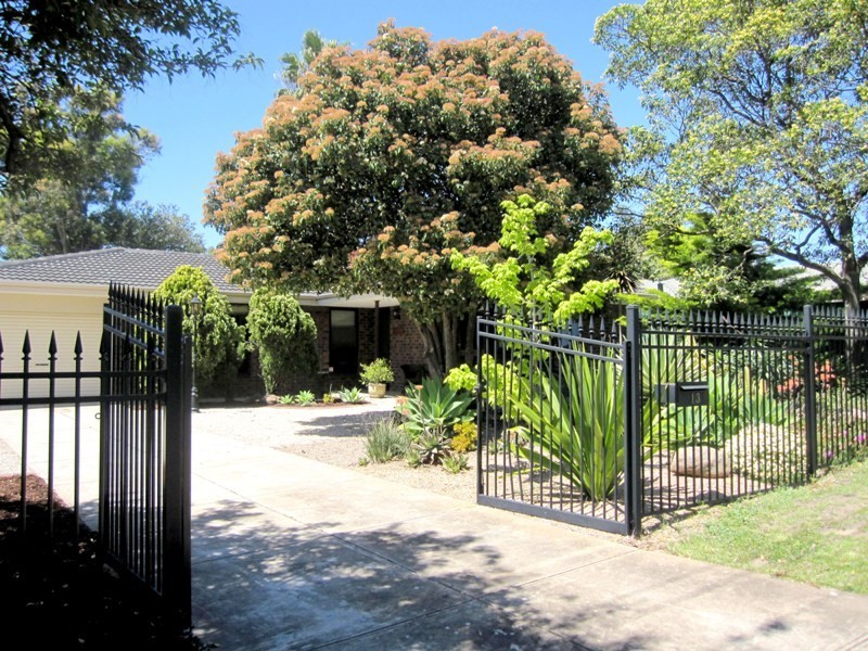 13 Heysen Avenue, Hope Valley SA 5090