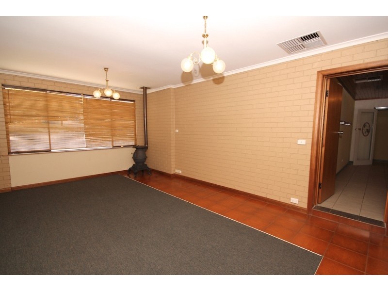 5 Gaylard Crescent, Redwood Park SA 5097