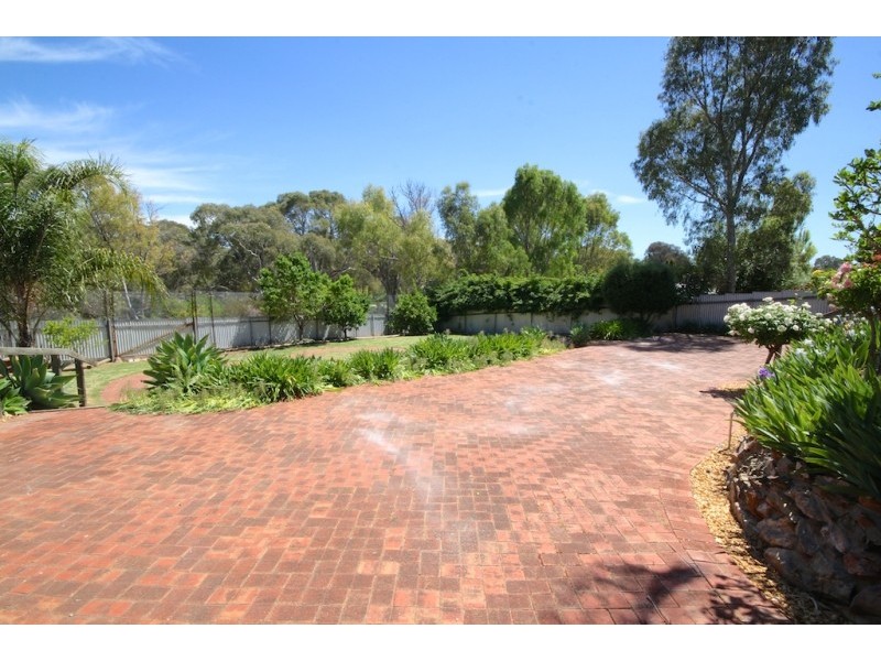 5 Gaylard Crescent, Redwood Park SA 5097