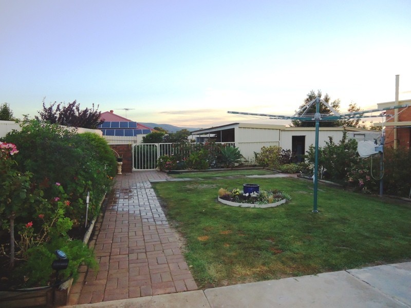 23 Whinnen Street, St Agnes SA 5097