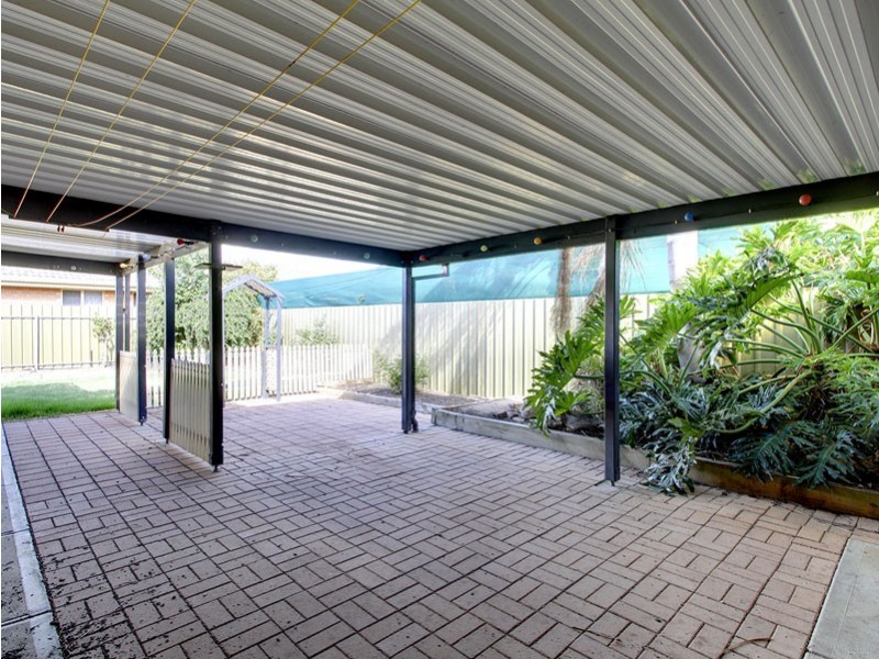 2 Deacon Court, Paralowie SA 5108
