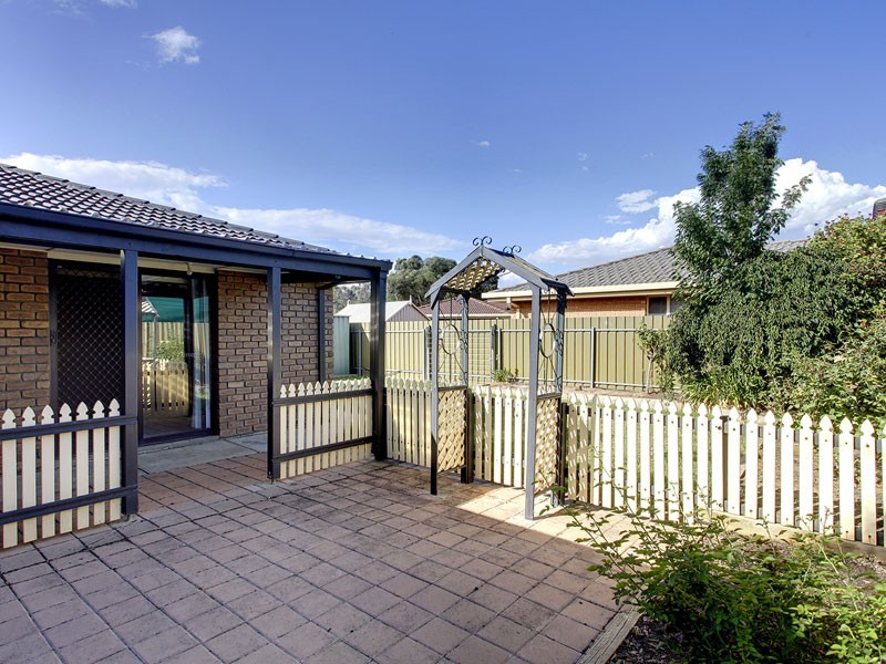 2 Deacon Court, Paralowie SA 5108