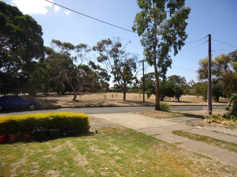 31 Cheryl Avenue, Valley View SA 5093