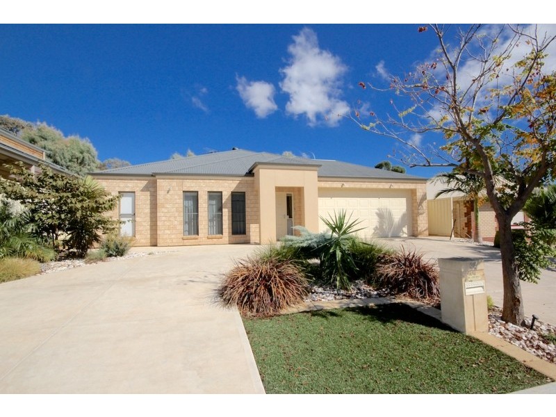 35 Rochester Drive, Salisbury Heights SA 5109