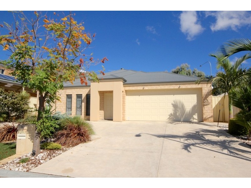 35 Rochester Drive, Salisbury Heights SA 5109