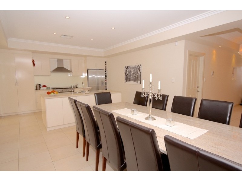 35 Rochester Drive, Salisbury Heights SA 5109