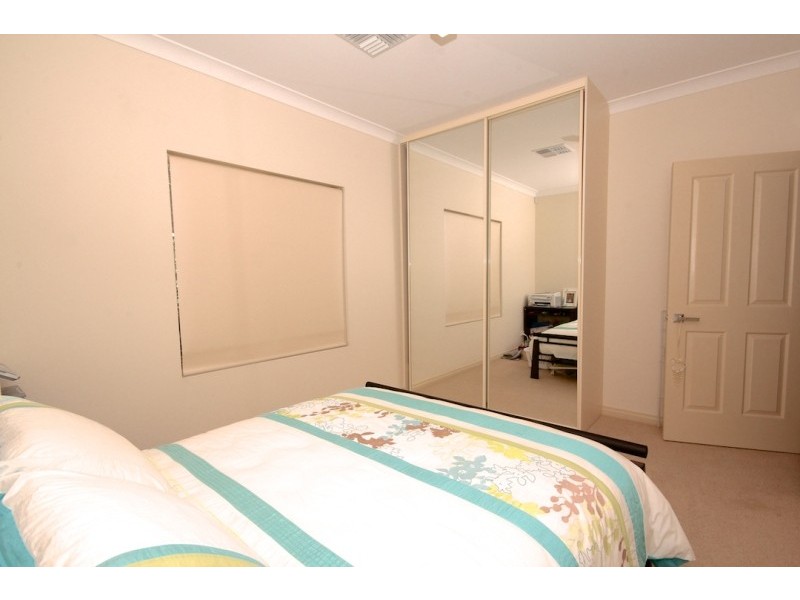 35 Rochester Drive, Salisbury Heights SA 5109