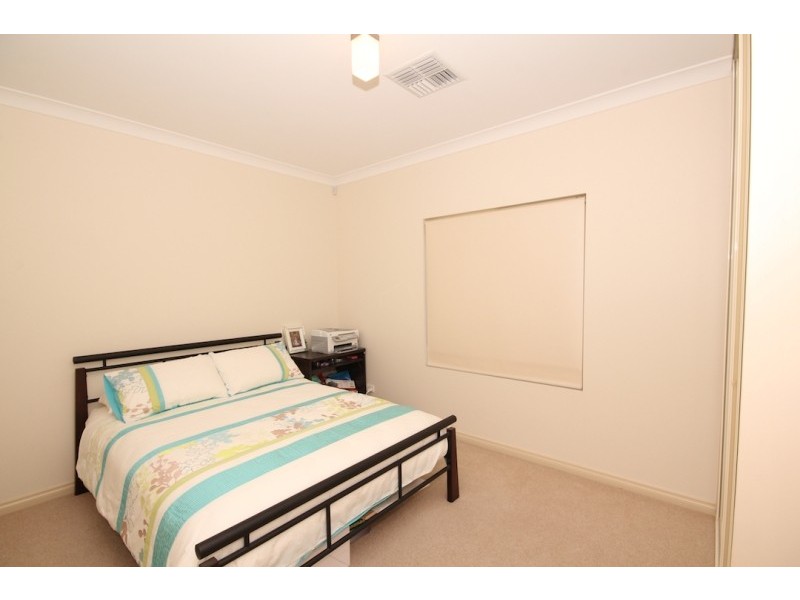 35 Rochester Drive, Salisbury Heights SA 5109