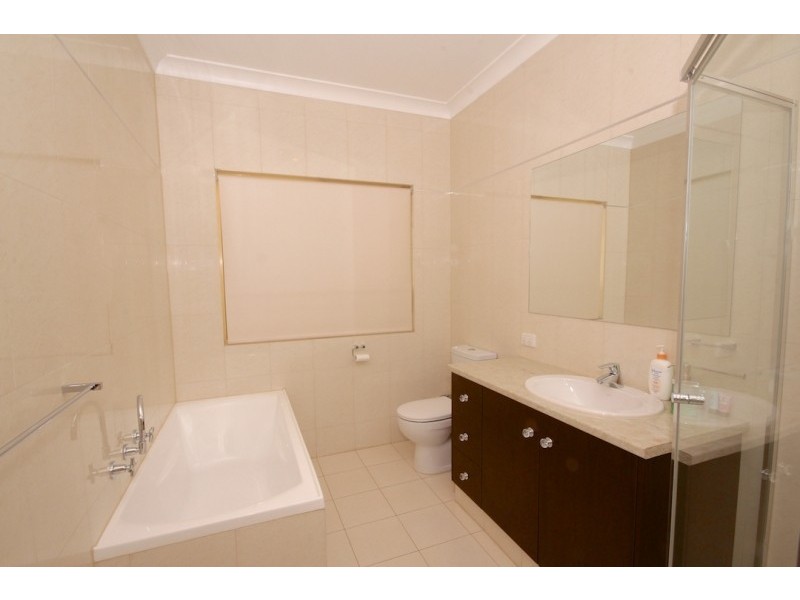 35 Rochester Drive, Salisbury Heights SA 5109