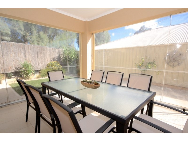 35 Rochester Drive, Salisbury Heights SA 5109