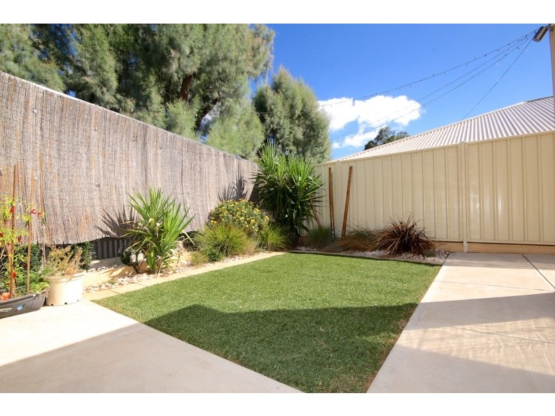 35 Rochester Drive, Salisbury Heights SA 5109