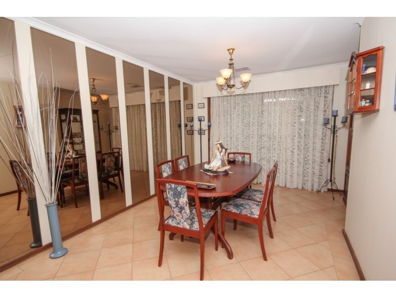 8 Zenith Close, Surrey Downs SA 5126