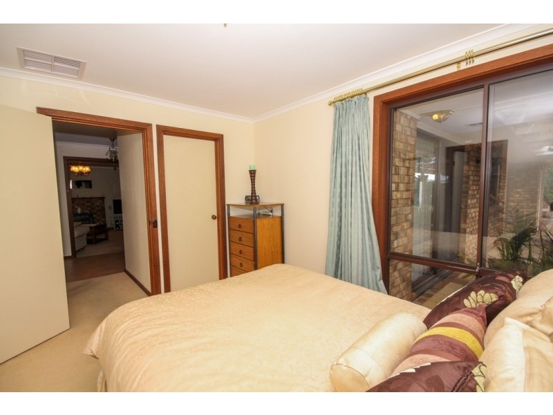 8 Zenith Close, Surrey Downs SA 5126