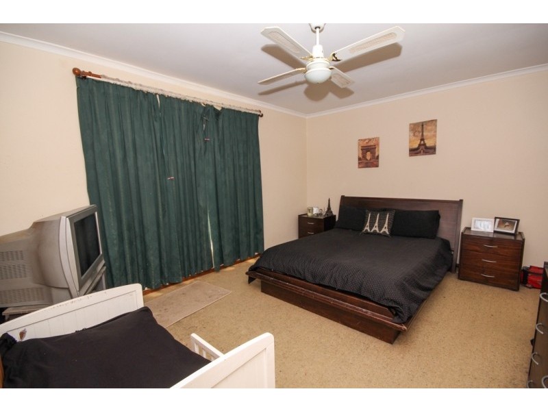 9 Pelsaert Avenue, Fairview Park SA 5126