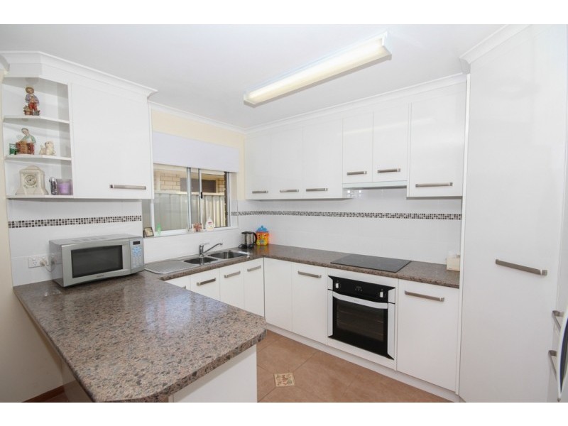 8 Carney Close, Salisbury Plain SA 5109