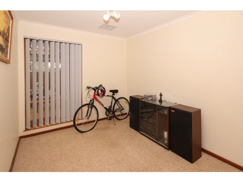 8 Carney Close, Salisbury Plain SA 5109