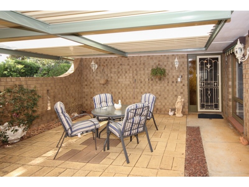 8 Carney Close, Salisbury Plain SA 5109