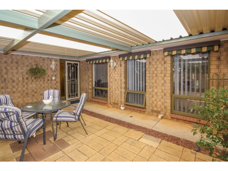 8 Carney Close, Salisbury Plain SA 5109