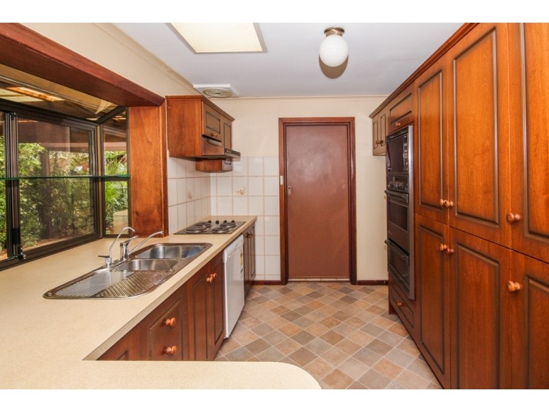 17 Robertson Crescent, Redwood Park SA 5097