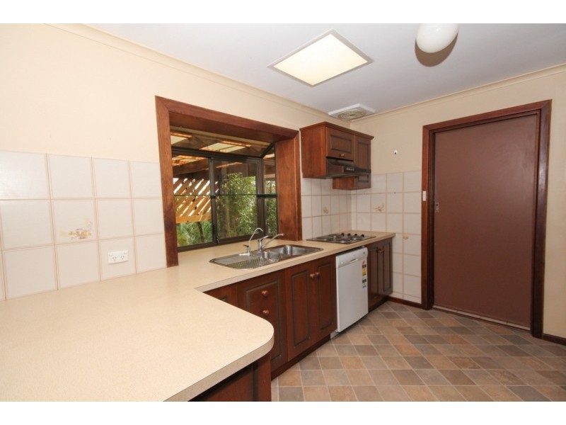 17 Robertson Crescent, Redwood Park SA 5097