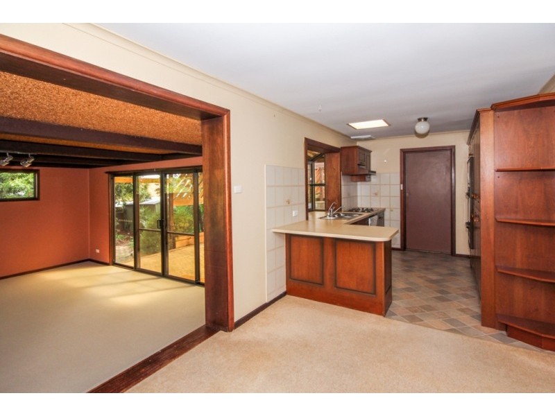 17 Robertson Crescent, Redwood Park SA 5097