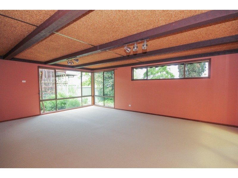 17 Robertson Crescent, Redwood Park SA 5097