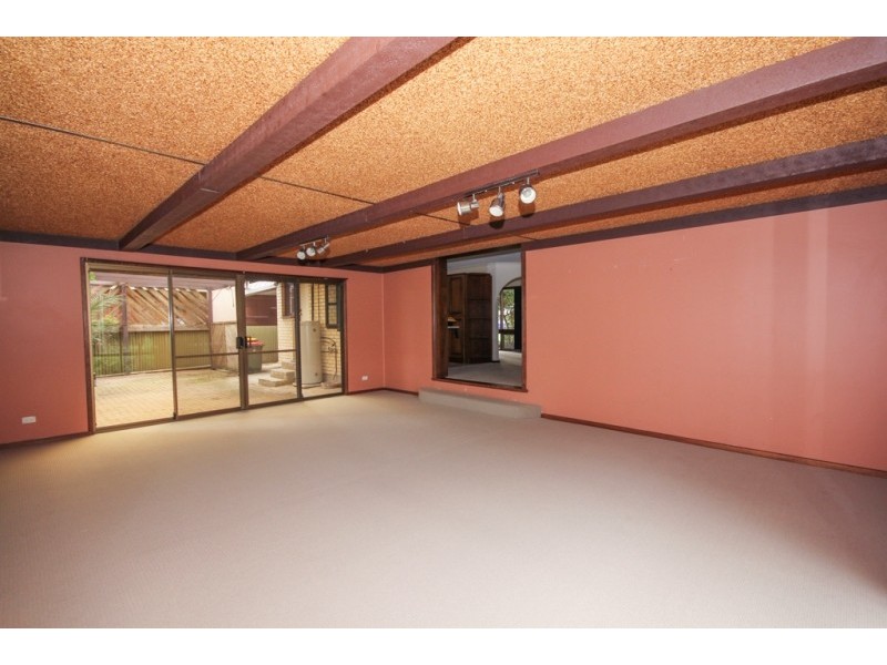 17 Robertson Crescent, Redwood Park SA 5097