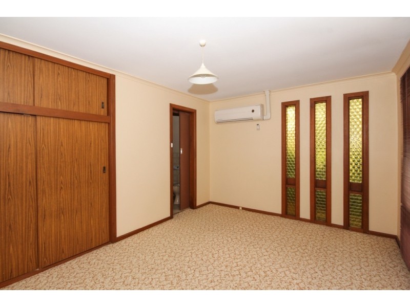 17 Robertson Crescent, Redwood Park SA 5097
