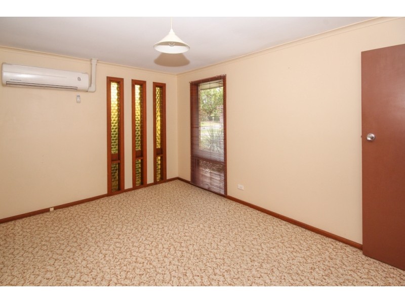 17 Robertson Crescent, Redwood Park SA 5097