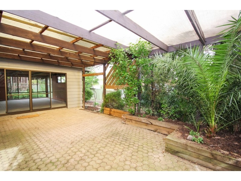 17 Robertson Crescent, Redwood Park SA 5097