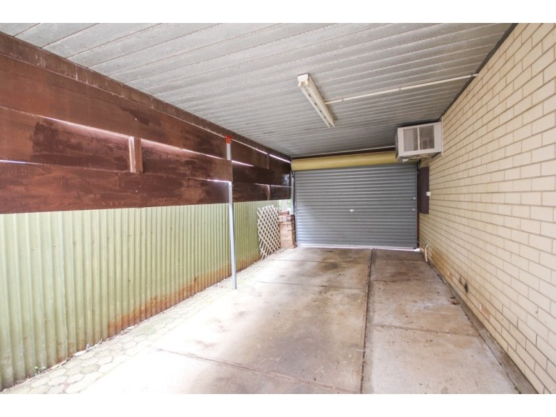 17 Robertson Crescent, Redwood Park SA 5097