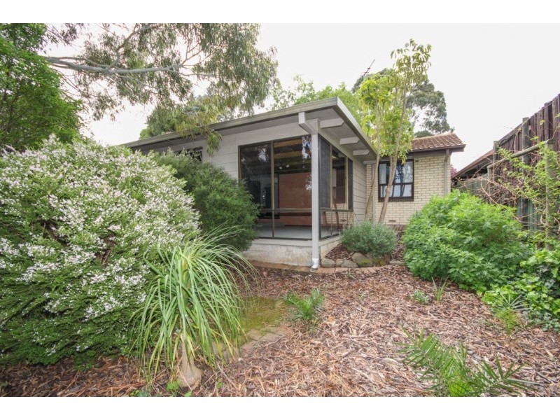 17 Robertson Crescent, Redwood Park SA 5097