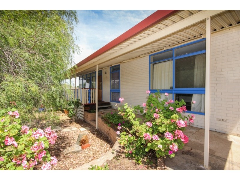 2 Tareena Street, Ridgehaven SA 5097