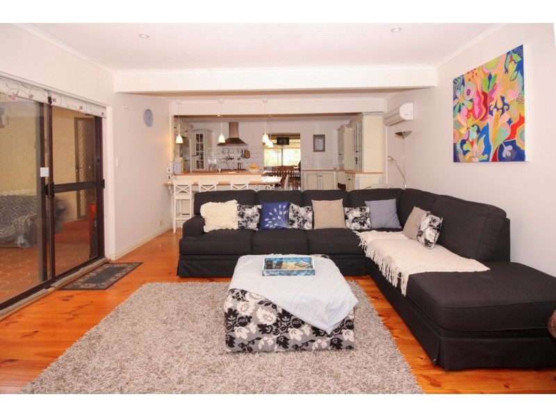 2 Tareena Street, Ridgehaven SA 5097