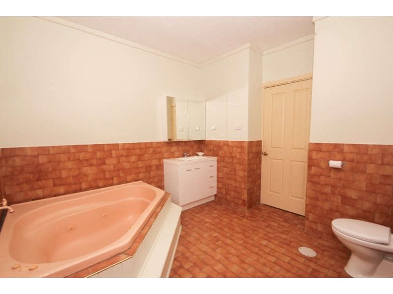 2 Tareena Street, Ridgehaven SA 5097