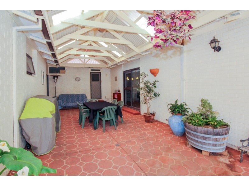 2 Tareena Street, Ridgehaven SA 5097