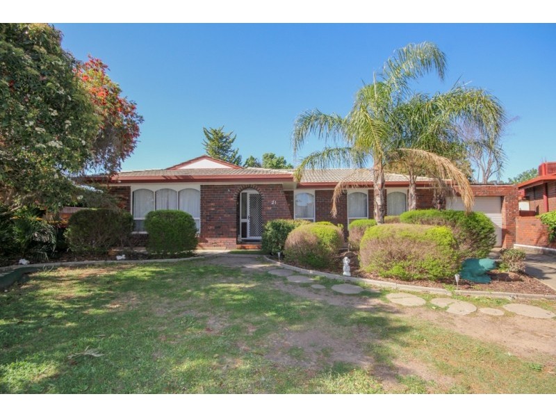21 Chapman Crescent, Redwood Park SA 5097