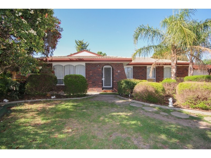 21 Chapman Crescent, Redwood Park SA 5097