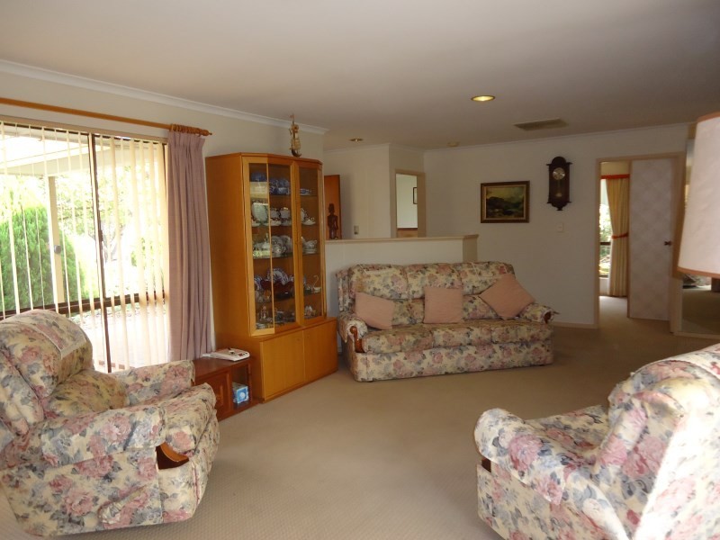 21 Dallas Court, Wynn Vale SA 5127